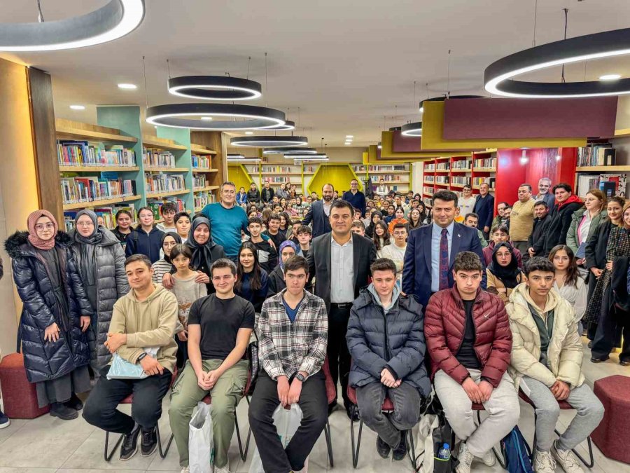 Başkan Özdoğan: "gençlerimizin Eğitim Yolculuğunda Yanındayız"