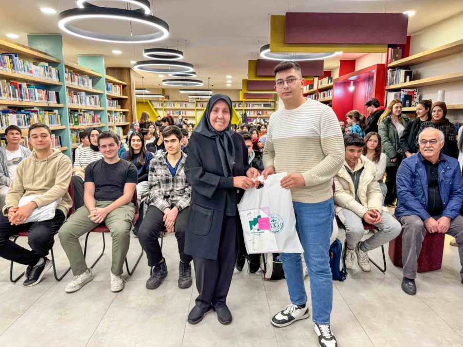 Başkan Özdoğan: "gençlerimizin Eğitim Yolculuğunda Yanındayız"