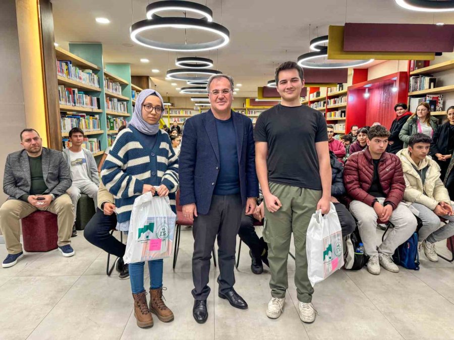 Başkan Özdoğan: "gençlerimizin Eğitim Yolculuğunda Yanındayız"