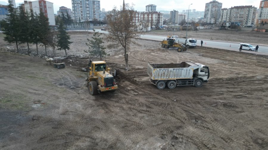 Tacettinveli Mahallesinde Çalışmalar Tüm Hızıyla Sürüyor