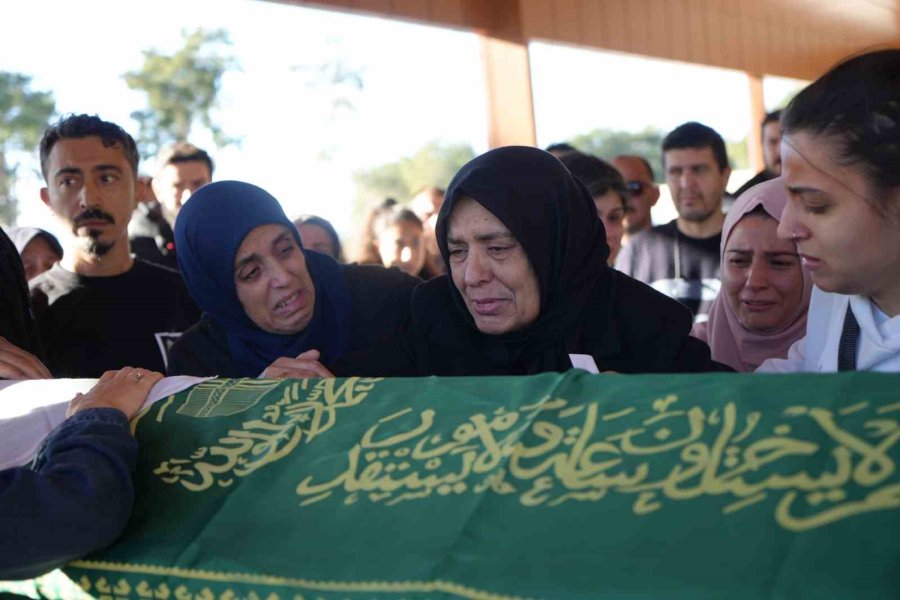 ’kades’e Basmaya Fırsat Bulamayacaksın’ Deyip Yaktı, Gözyaşları Arasında Toprağa Verildi