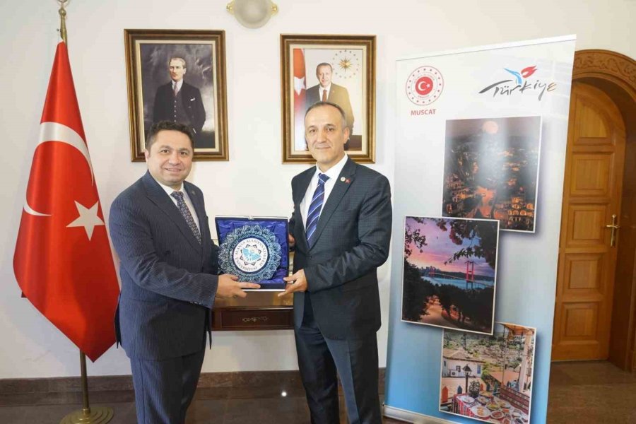 Alkü Rektörü Türkdoğan, Türkiye-umman Bilgi Diyaloğu Sempozyumu’na Katıldı