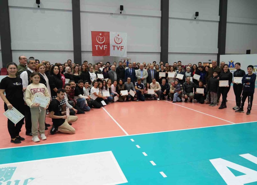 Alanya’da Zeybek Kurslarının İkinci Dönemi Başlıyor