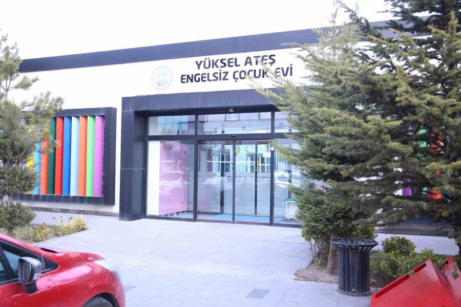 Engelsiz Çocuk Evi Takdir Topluyor