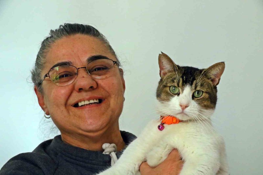 Dükkanı Eve Çevirmişti, Tahliyeyle Gözyaşlarına Boğulan Engelli Kadının Yüzünde Gülücükler Açıyor