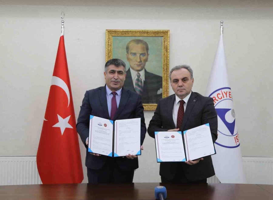 Erü Ve Nevşehir Hacı Bektaş Veli Üniversitesi Arasında Eğitim İşbirliği Protokolü İmzalandı