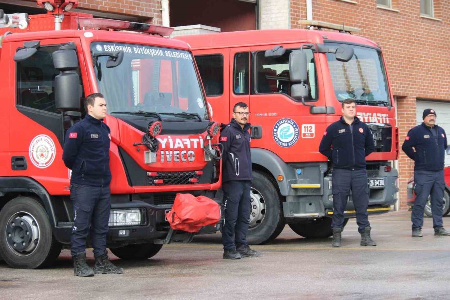 Eskişehir İtfaiyesi 2024 Yılında 2 Bin 166 Yangına Müdahale Etti, Bin 22 Kurtarma Olayı Gerçekleştirdi