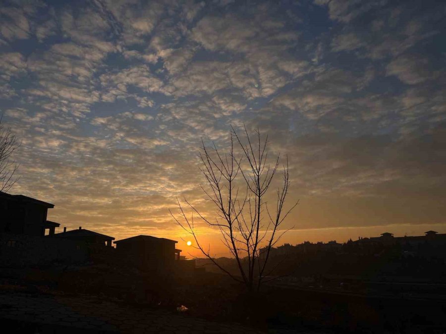 Eskişehir’de Gün Doğumunda Kartpostallık Manzaralar Oluştu