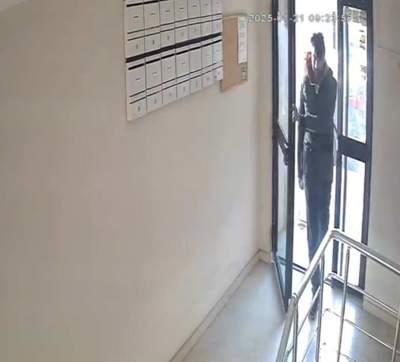 Motosiklet Hırsızlığı Yapan Şahıs Kameraya Yansıdı