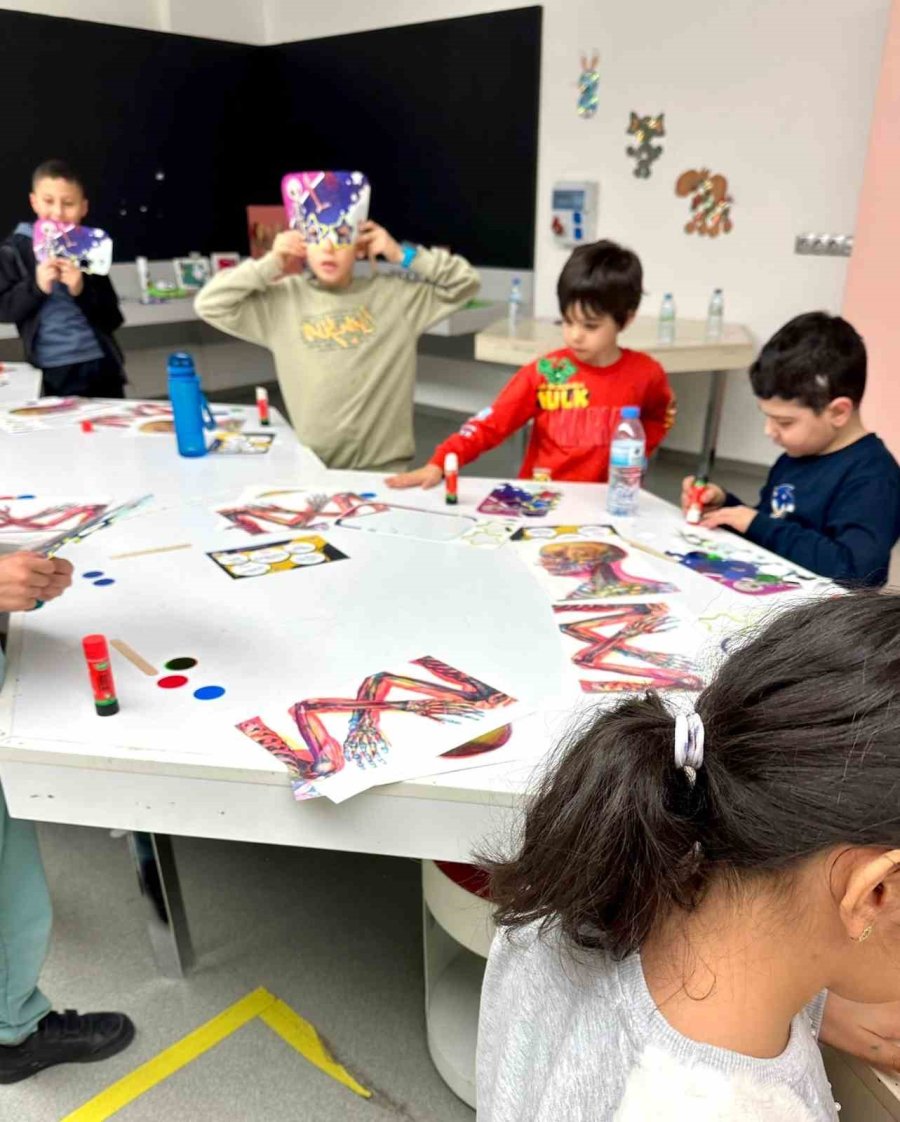 Yarıyıl Kampı Bilim Meraklısı Miniklerden Yoğun İlgi Görüyor