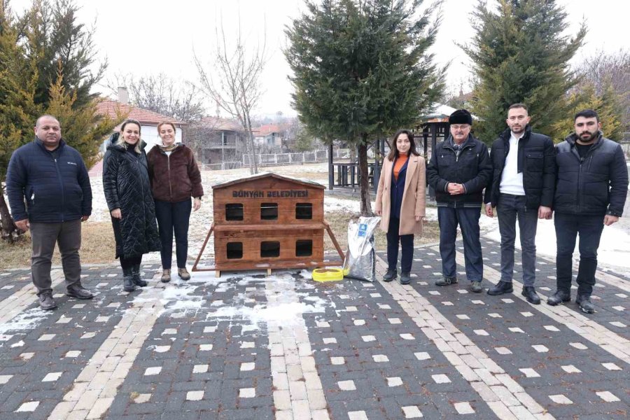 Bünyan’da Sokak Hayvanları İçin Kulübeler Yerleştirildi