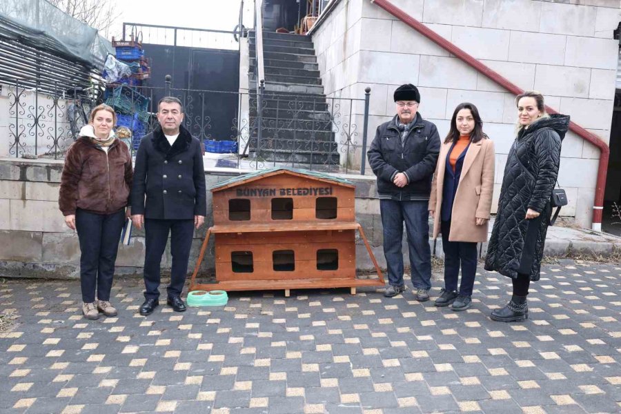 Bünyan’da Sokak Hayvanları İçin Kulübeler Yerleştirildi