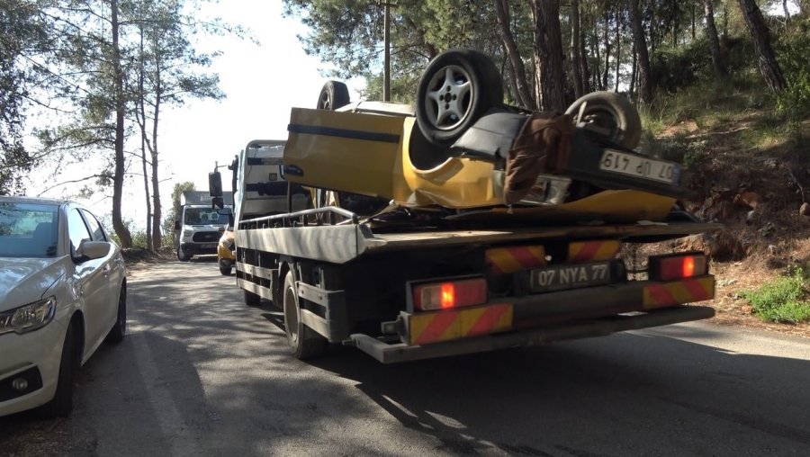 Alanya’da Direksiyon Hakimiyetini Kaybeden Otomobil Takla Attı : 1 Yaralı