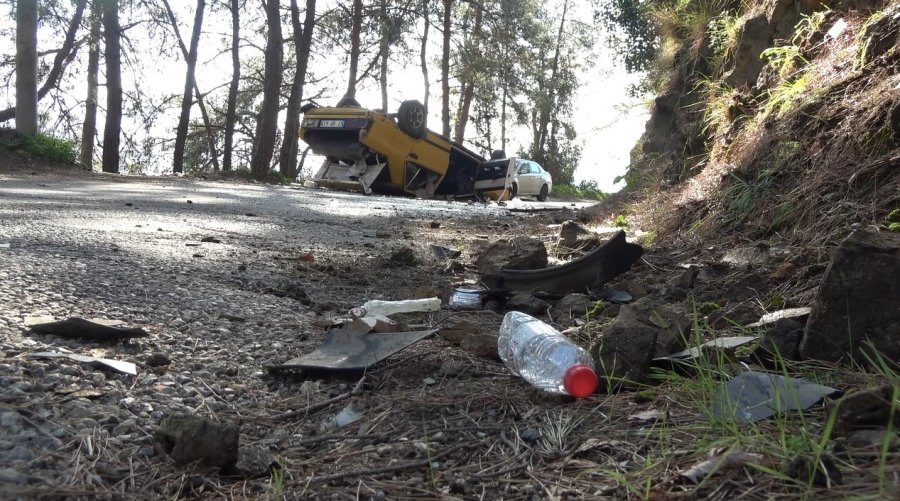 Alanya’da Direksiyon Hakimiyetini Kaybeden Otomobil Takla Attı : 1 Yaralı
