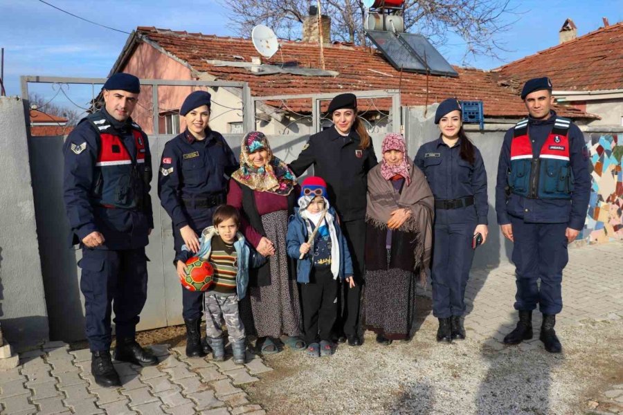 Jandarma Ekipleri Firma Çalışanlarını Bilgilendirdi