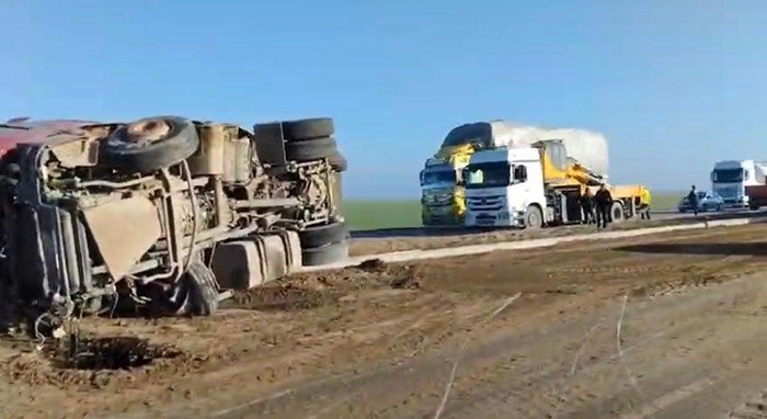 Aksaray’da Tır Devrildi: 1 Yaralı