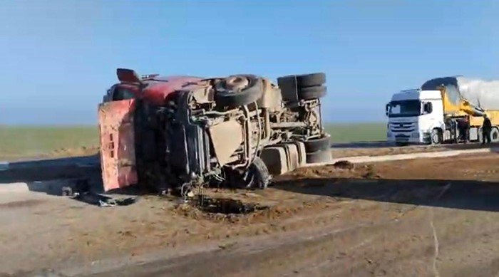 Aksaray’da Tır Devrildi: 1 Yaralı