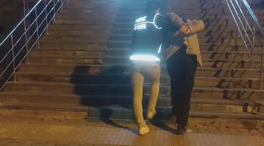 Zehir Tacirleri Polisten Kaçamadı