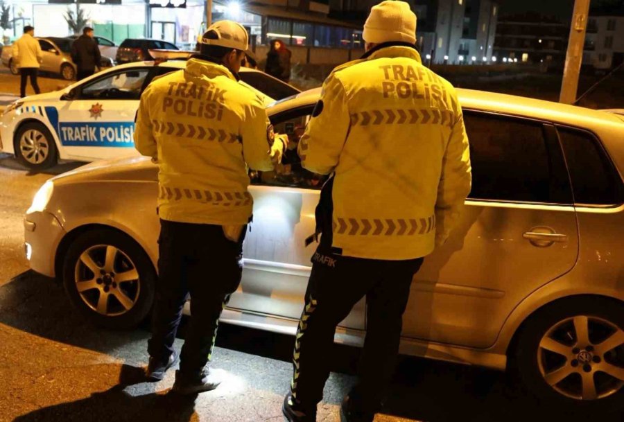 Aksaray’da Kız Öğrenci Yurtları Abluka Altında