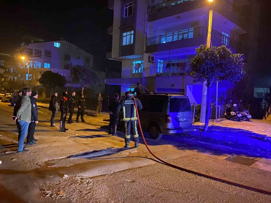 Motorunu Bağlattıran Babasına Kızıp, Kendini Ve Aracı Yakmak İstedi