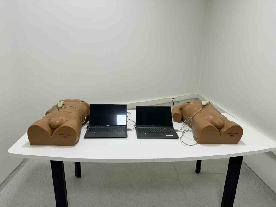 Erü Tıp Fakültesi’nde Tıbbi Simülasyon Merkezi Hizmete Açıldı