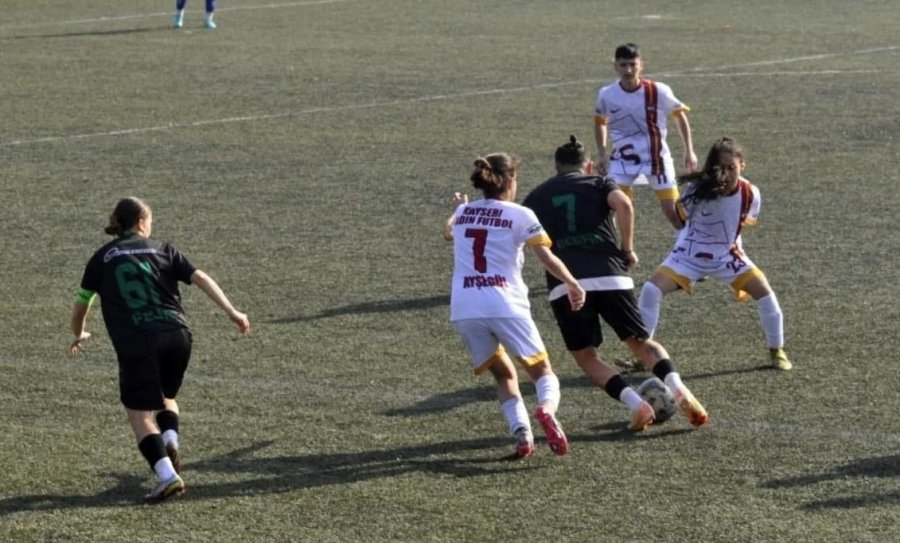 Türkiye Kadınlar 1. Futbol Ligi: Sakaryaspor Fk: 2 - Kayserispor Fk: 2