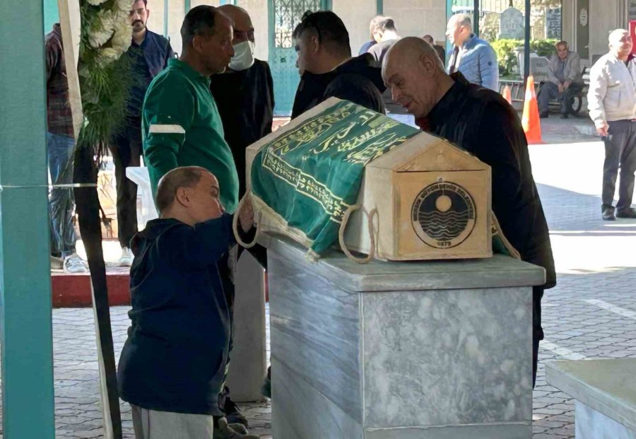 Fenomen Çiftin Evlat Acısı, 9 Gün Önce 5 Yaşına Giren Ali Aras Hayatını Kaybetti
