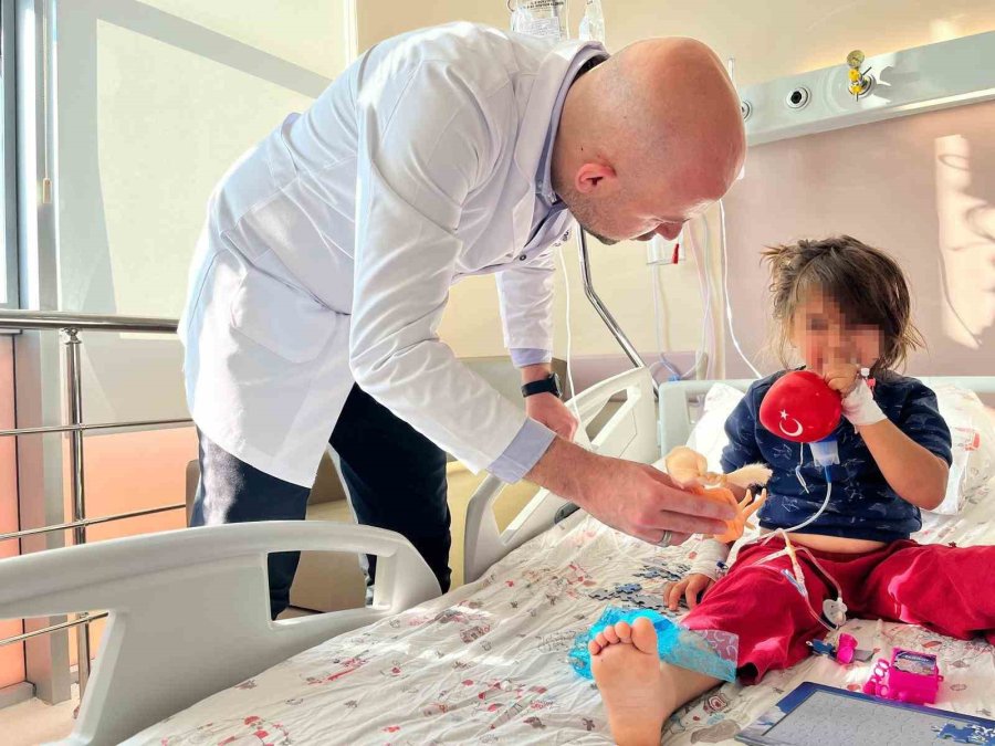 Yangından Kurtarılıp Ambulanstaki Tek Sözü Tüm Türkiye’yi Ağlatmıştı, Bakanlık Hareket Geçti