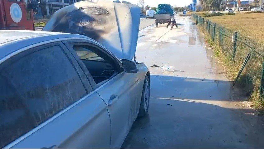 Lüks Otomobil Seyir Halinde Alev Aldı