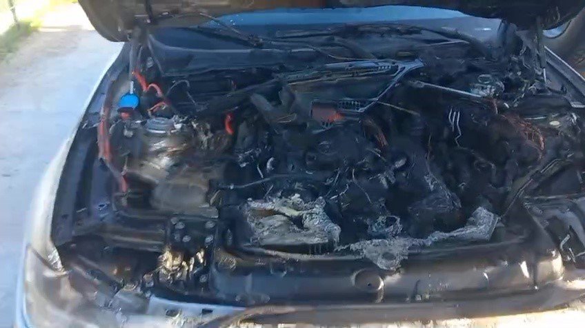 Lüks Otomobil Seyir Halinde Alev Aldı