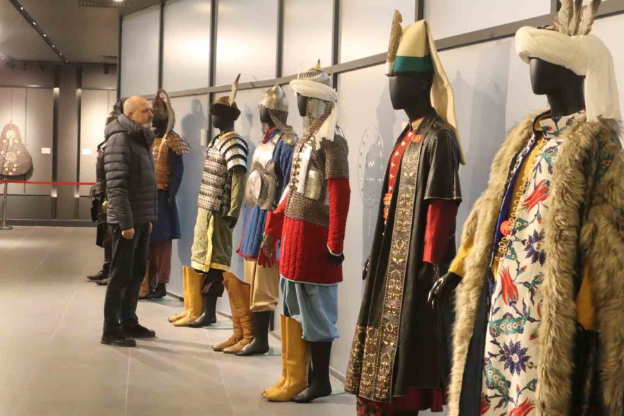 Türk Savaş Sanatının Zengin Geçmişini Yansıtan 158 Eser İlk Defa Eskişehir’de Sergilendi