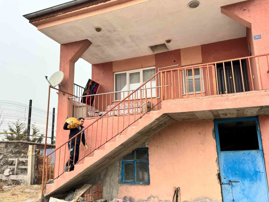 Başkan Özdoğan, Üreticinin Ve Vatandaşın Yanında