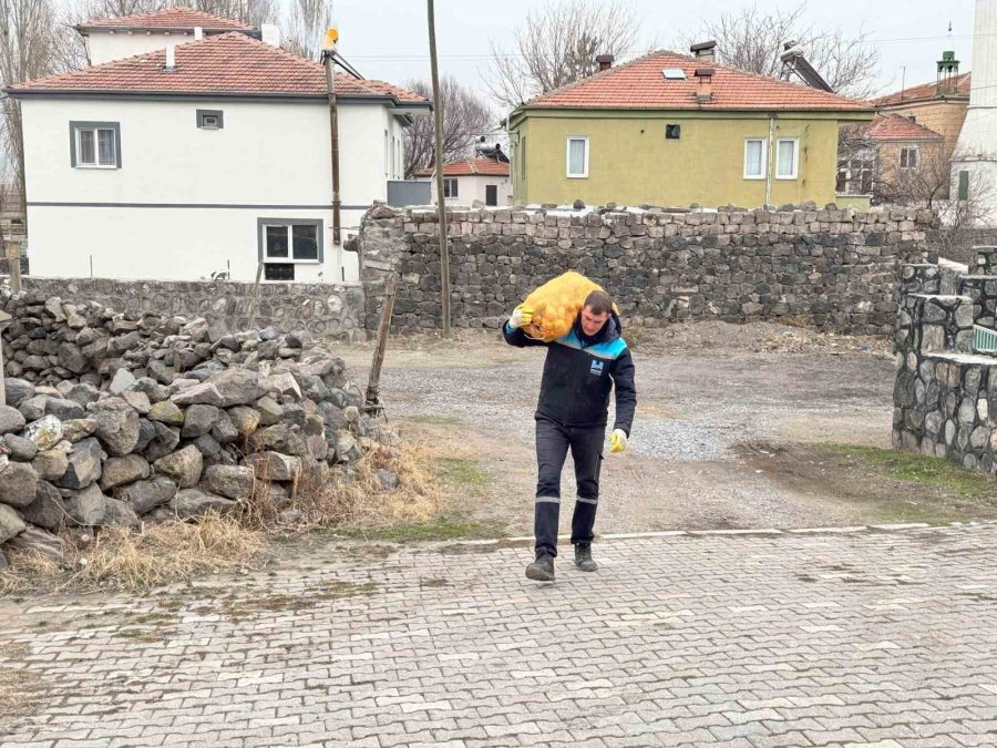 Başkan Özdoğan, Üreticinin Ve Vatandaşın Yanında