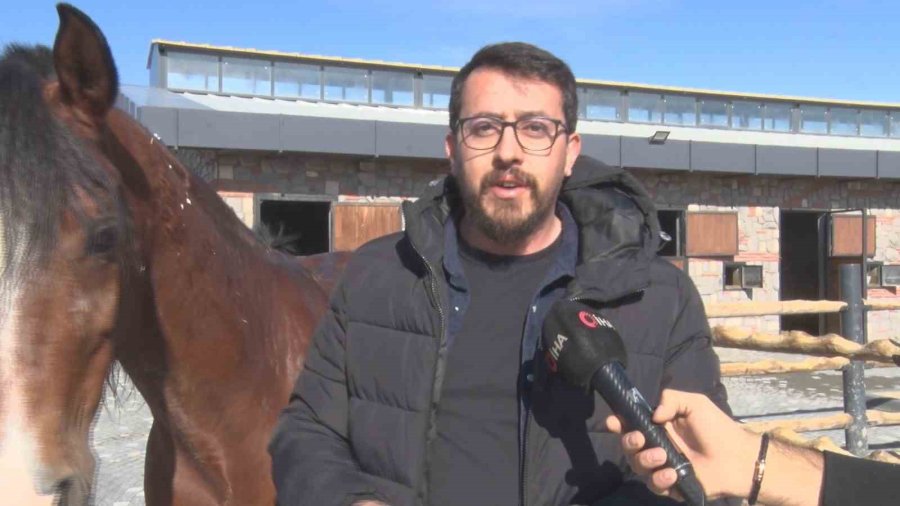 Yılkı Atları Diyarı Hürmetçi’de Atlı Safari