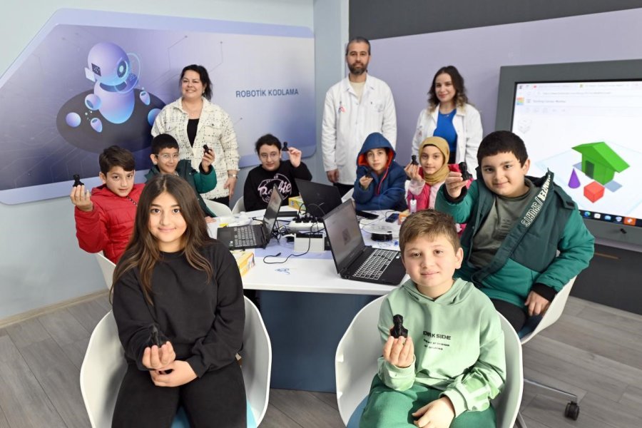 Mercan Bilim Merkezi’nde ’kış Okulu’ Programı Sürüyor