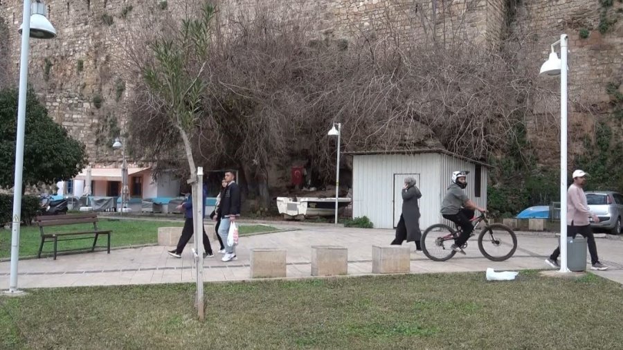 Falezlerin Tarihi Surlarında Mağara Hayatı