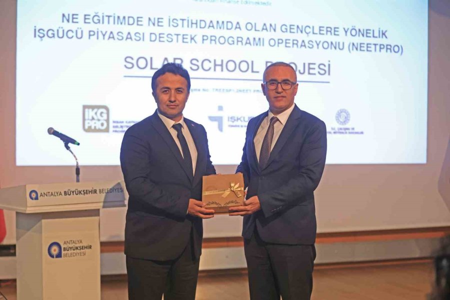 Büyükşehir’den Gençlere Çevre Dostu İstihdam