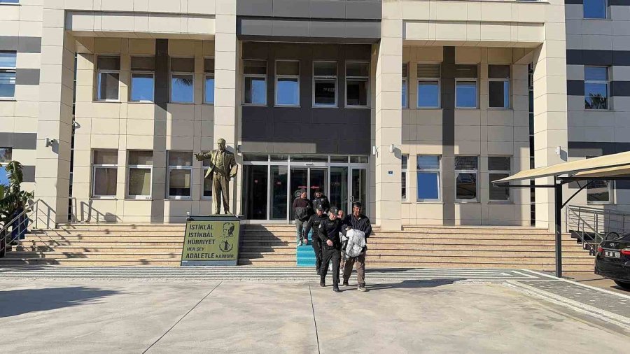 Antalya’da Palet Hırsızları Yakayı Ele Verdi