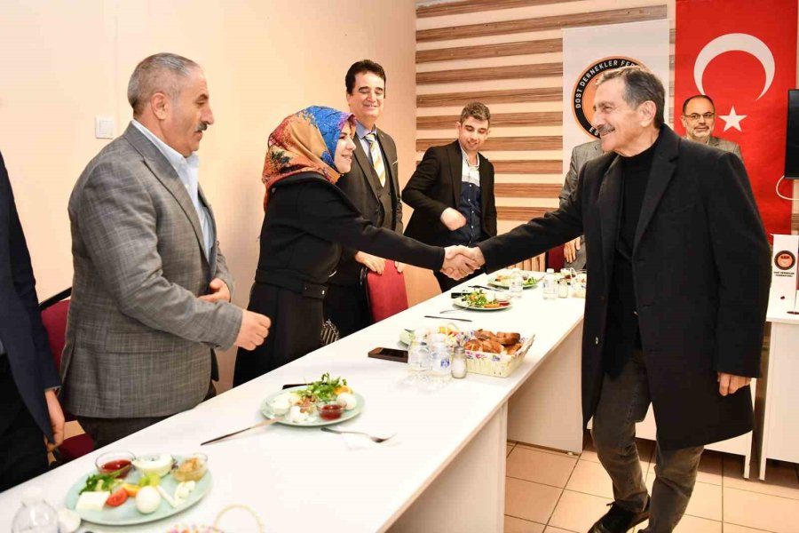 Başkan Ataç’tan Dost Dernekler Federasyonuna Ziyaret