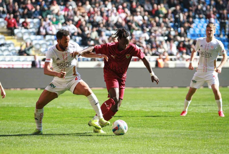 Trendyol Süper Lig: Atakaş Hatayspor: 1 - Antalyaspor: 2 (ilk Yarı)