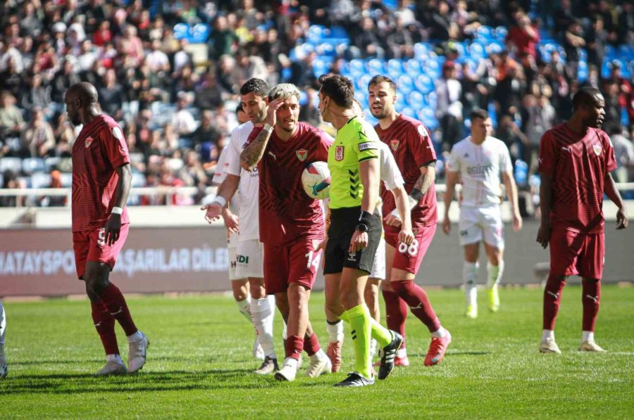 Trendyol Süper Lig: Atakaş Hatayspor: 1 - Antalyaspor: 2 (ilk Yarı)