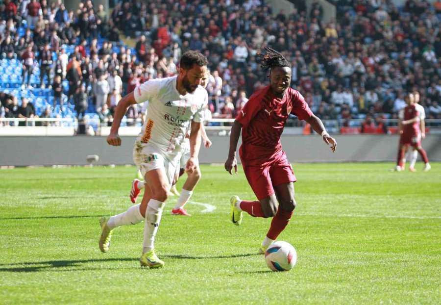 Trendyol Süper Lig: Atakaş Hatayspor: 1 - Antalyaspor: 2 (ilk Yarı)