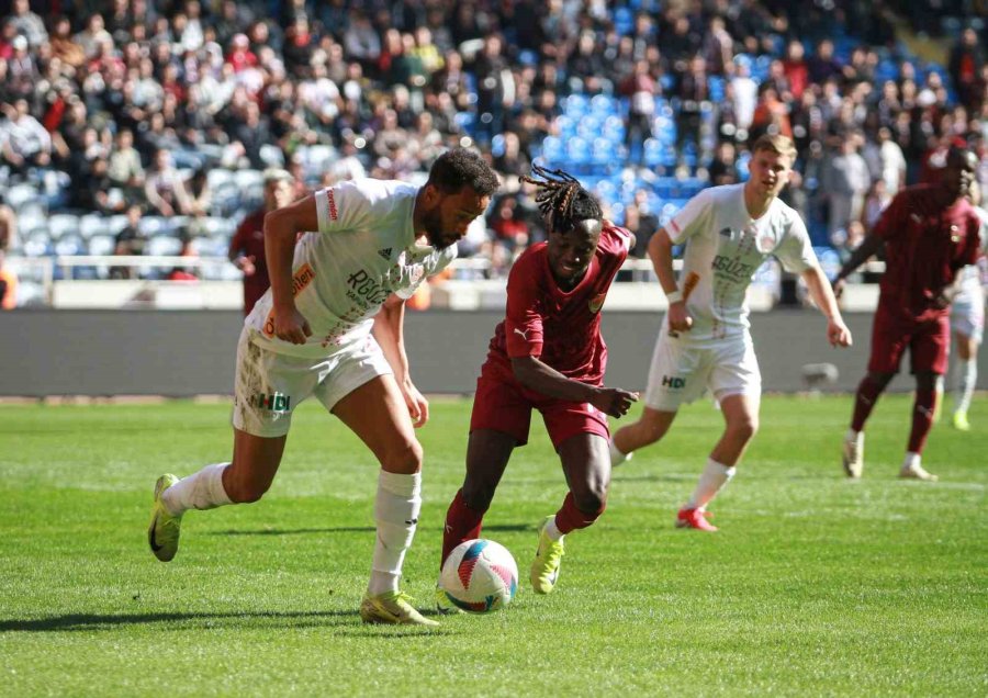 Trendyol Süper Lig: Atakaş Hatayspor: 1 - Antalyaspor: 2 (ilk Yarı)