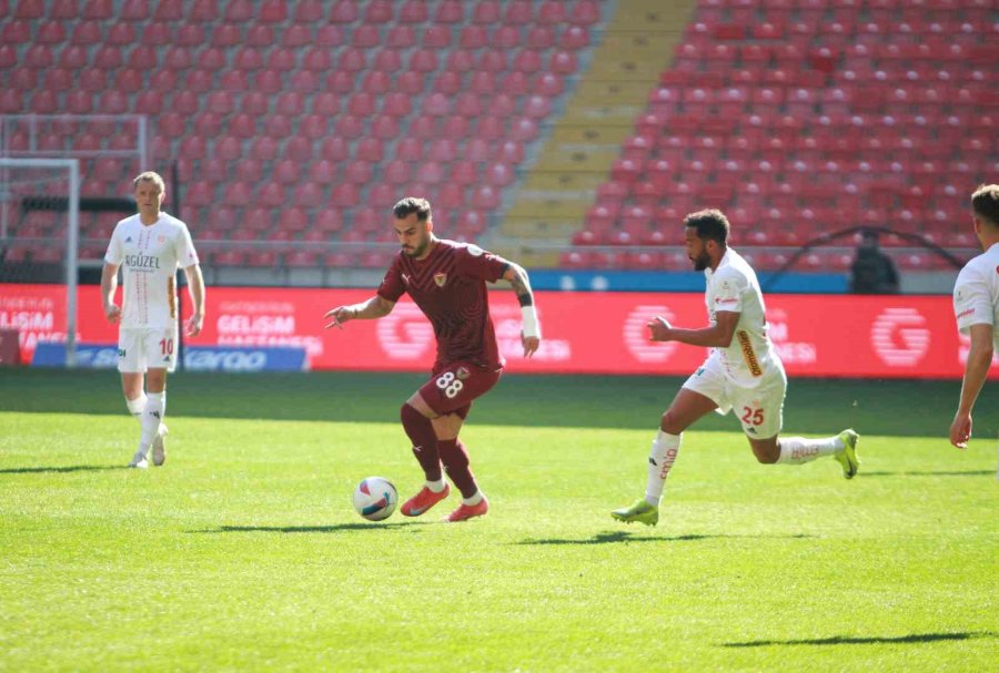 Trendyol Süper Lig: Atakaş Hatayspor: 1 - Antalyaspor: 2 (ilk Yarı)