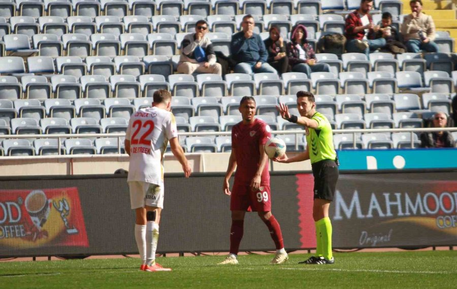 Trendyol Süper Lig: Atakaş Hatayspor: 1 - Antalyaspor: 2 (ilk Yarı)
