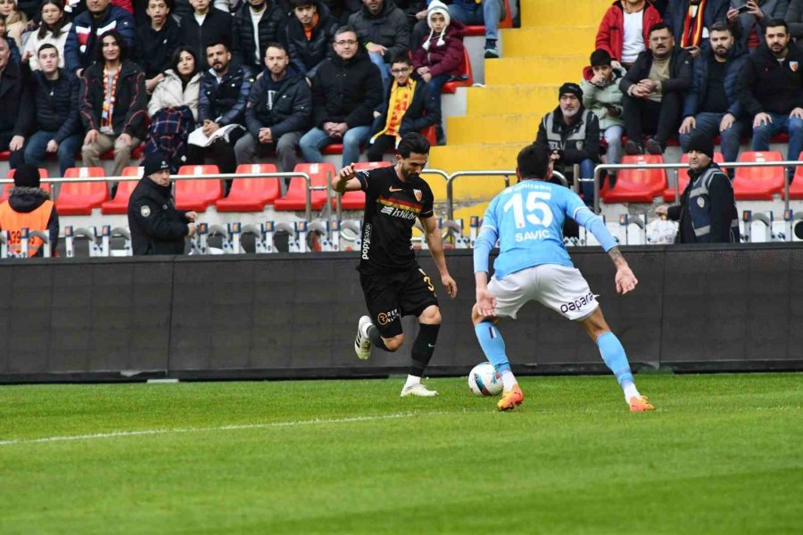 Trendyol Süper Lig: Kayserispor: 0 - Trabzonspor: 0 (ilk Yarı)