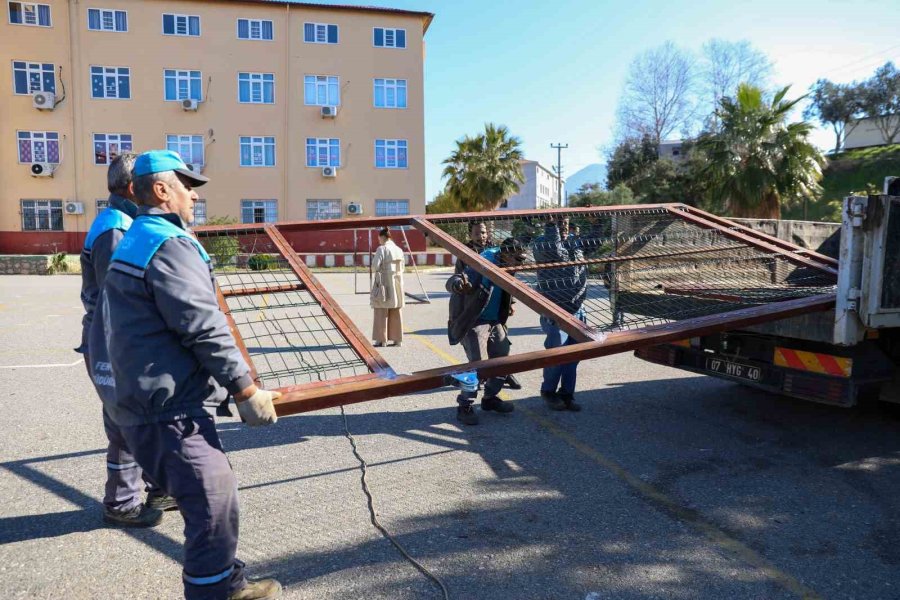Alanya Belediyesi’nden Tosmur Fatma Özmüftüoğlu İlkokulu’na Destek