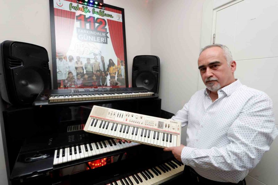 40 Yıllık Müzik Aşkını, Nostaljik Müzik Klavyeleri İle Taçlandırdı