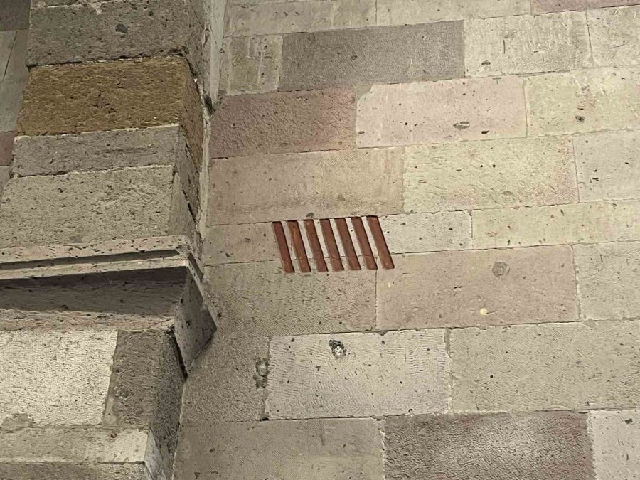 890 Yıllık Cami-i Kebir’in ’7 Tuğla’ Hikayesi