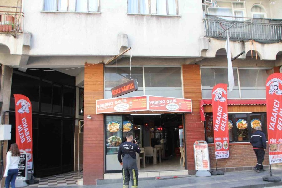 Antalya’da Restoranın Mutfağındaki Gaz Kaçıran Tüp Patladı: 1 Yaralı